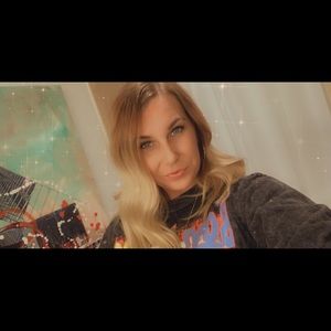 Meet your Posher, Hillary